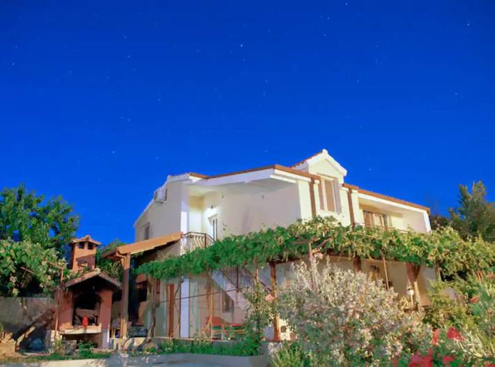 Villa for 8 personer med balkon in Naklice, Omiš-Riviera