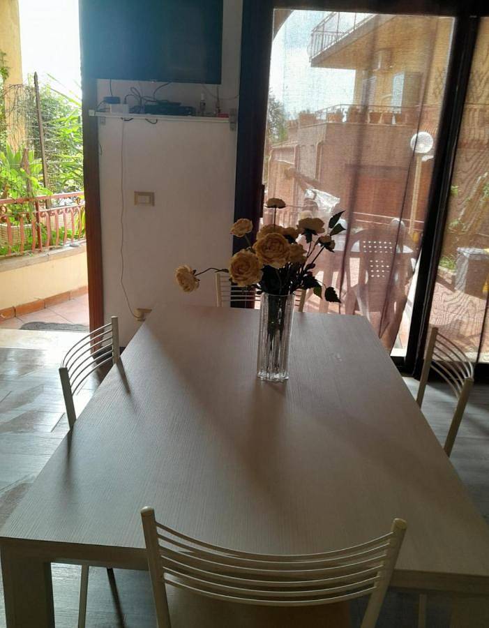 Gîte pour 5 personnes, avec jardin et vue, animaux acceptés à Letojanni - 4