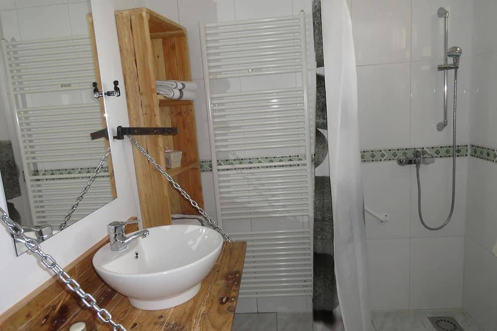 Gîte en pierre refait à neuf avec une vue exceptionnelle in Fargues, Quercy