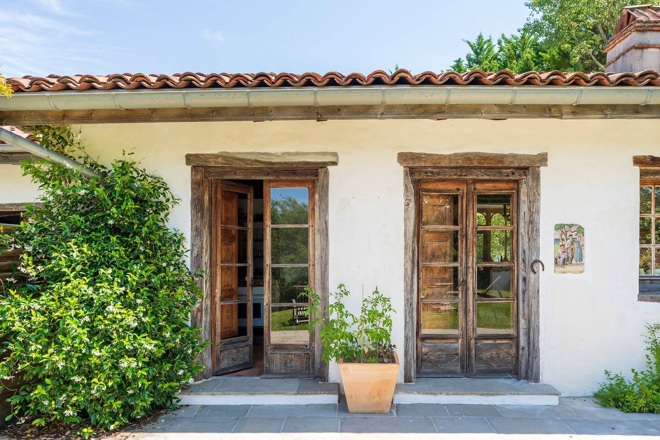 Holiday Home 'Dependance Avec Jacuzzi' with Terrace, Garden and Wi-Fi in Arcangues, Bayonne region