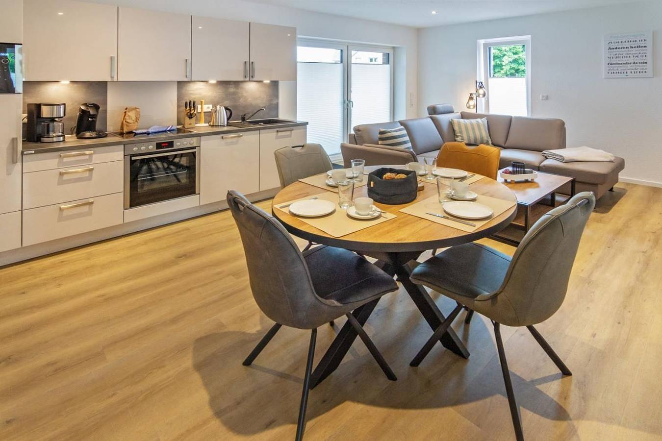 Geheel appartement, Vakantieappartement voor 4 personen met tuin in Norddeich, Norden en omgeving