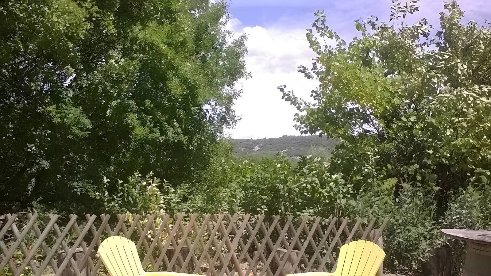 Gîte La Colline des Pins avec jardin privé, Wi-Fi et climatisation in Aniane, Région de Lodève