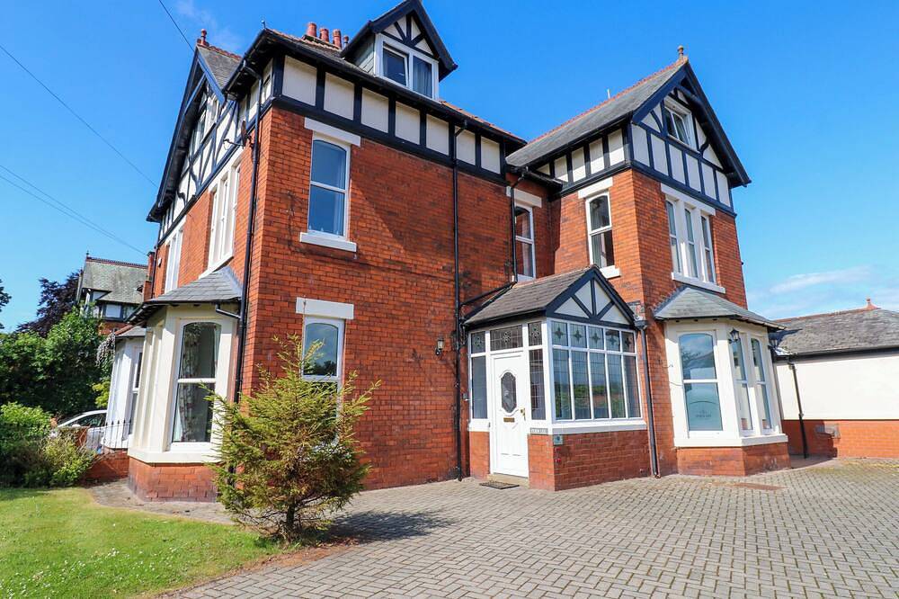 Fern Lee, pet friendly, with hot tub in Carlisle in Carlisle, Cumbria