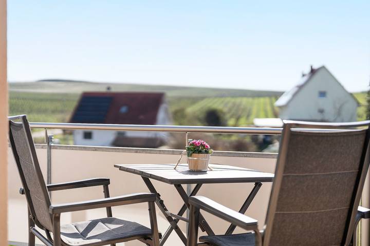 Ganze Wohnung, Ferienwohnung 'Feriendomizil Bergamini' mit Gemeinschaftsgarten, Balkon und Wlan in Vogtsburg - Bischoffingen, Vogtsburg im Kaiserstuhl