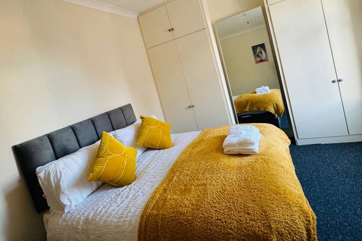 Holiday rental for 5 people, with garden in Leicester