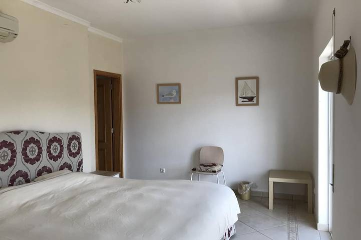 Location de vacances pour 6 personnes, avec jardin et terrasse dans Santa Catarina da Fonte do Bispo - 2