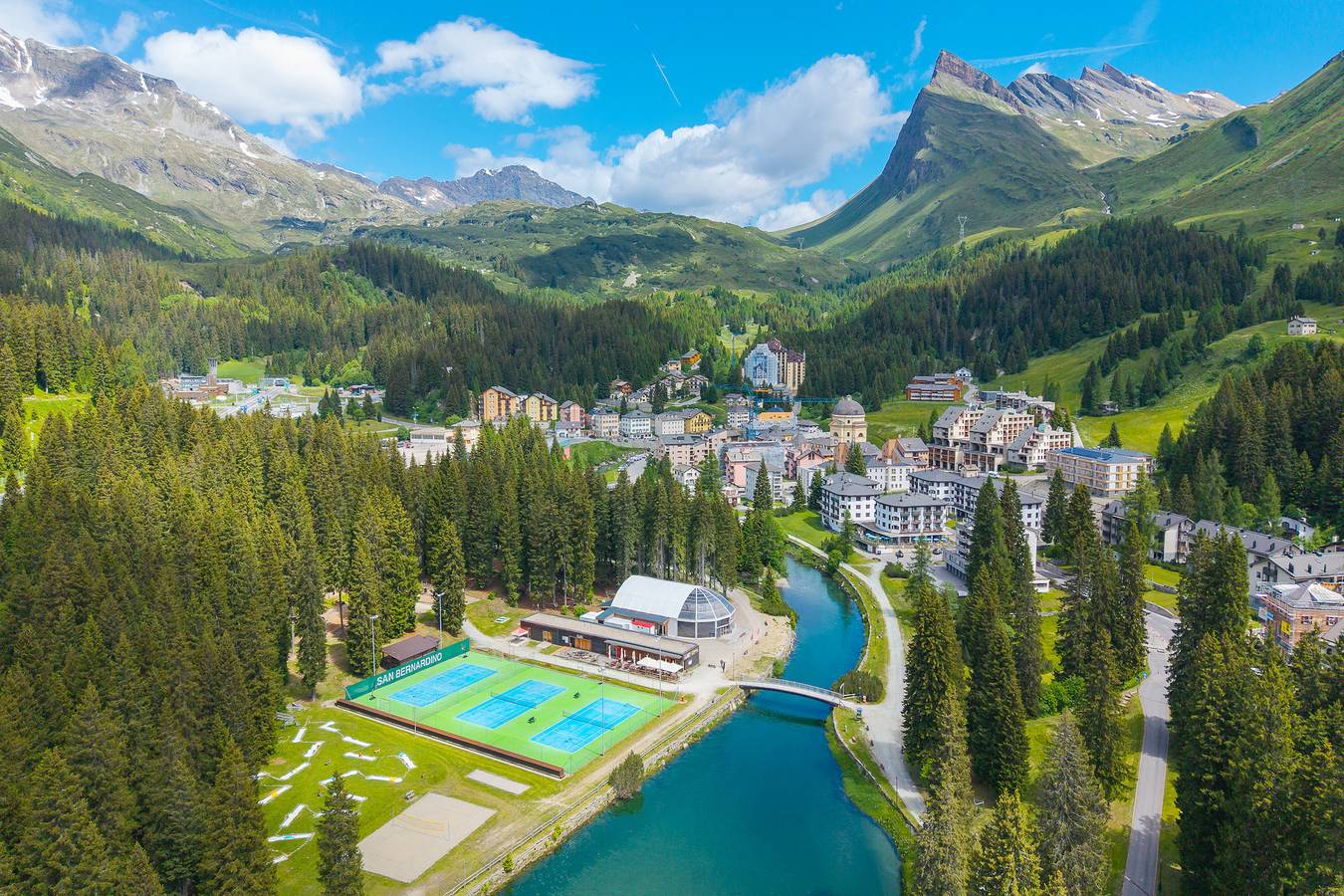 Entire apartment, Vacation apartment for 4 people in San Bernardino (Grisons), Mesocco