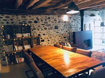 Gîte pour 5 personnes, avec piscine et jardin à Saint-Girod