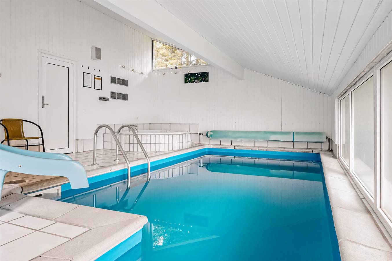 Stunning home in Saltum w/ Wifi, 5 Bedrooms and Indoor swimming pool in Kettrup Bjerge, Jammerbugt