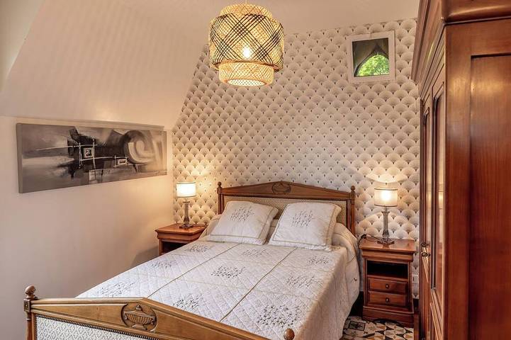 Grand gîte familial Les Trois Chênes, 12 pers. avec terrasse, jardin, piscine in Saint-Geyrac, Périgord Blanc