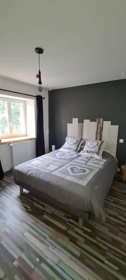 Double Room with Private Bathroom in Merle-Leignec, Montbrison