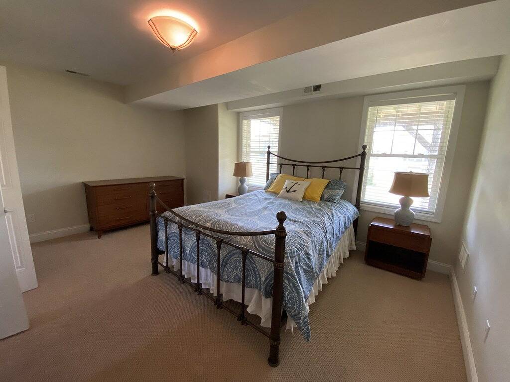 Geräumiges, modernes Narragansett Beach House mit Blick auf das Wasser und großartigen Gästebewertungen! in Narragansett, Washington County (RI)