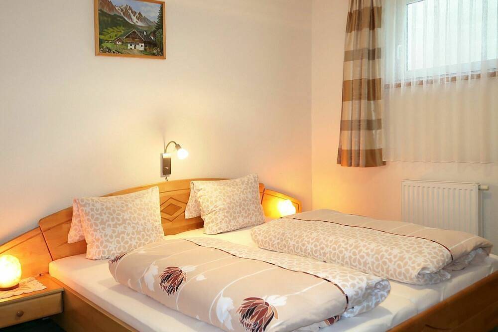 Ganze Wohnung, Herrliche Wohnung für 6 Personen mit  W-Lan, Tv und Terrasse in Spiss, Tiroler Oberland