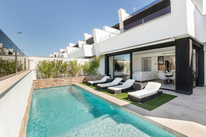 Chalet para 6 personas, con Balcón además de Jacuzzi y Jardín en San Javier