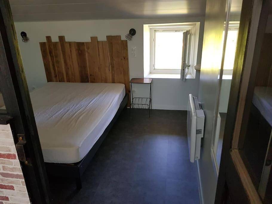 Appartement entier, One-Bedroom Apartment in Ambazac, Région de Limoges