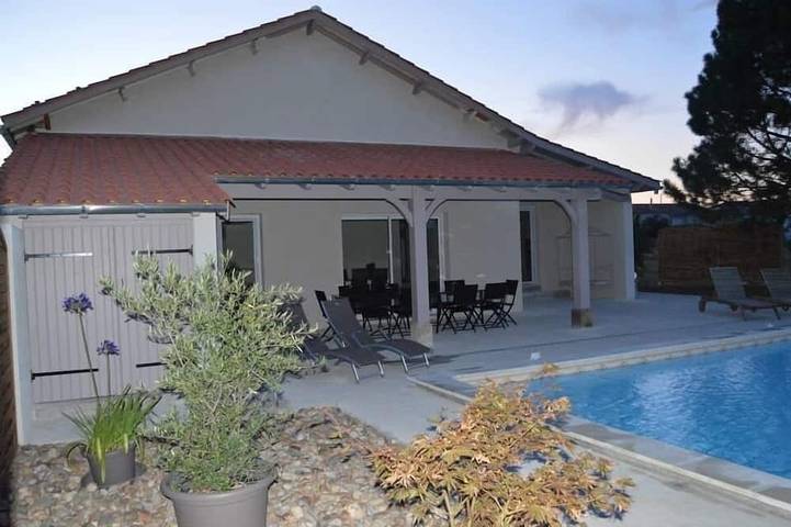 Gîte pour 6 personnes, avec jardin à Trentels