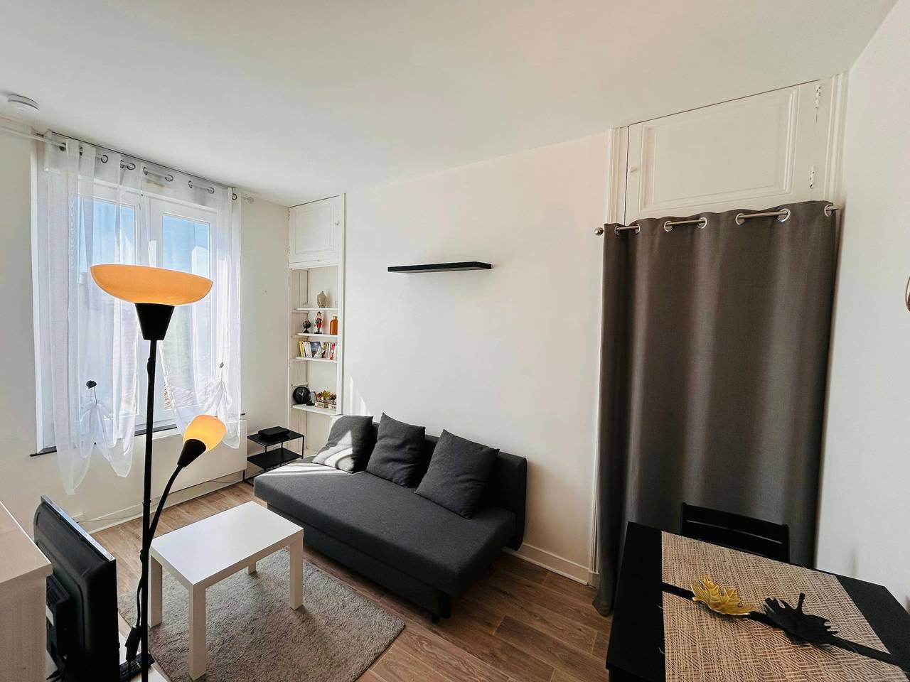 Entire apartment, La Suite Ruinart | Centre-ville in Reims, Marne