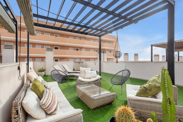 Apartamento de vacaciones para 4 personas, con balcón además de jardín y piscina - 1
