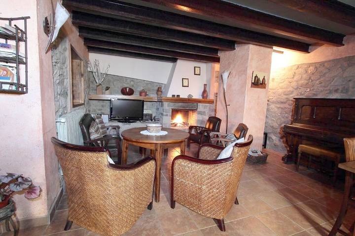 Casa de huéspuedes para 4 personas, con Balcón y Terraza en Pont de Suert