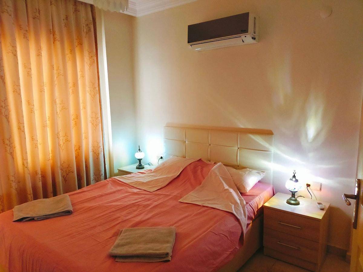 Ganze Ferienwohnung, 3 Bed Flat - Sleeps 7 - Pool - Garden - Parking in Belek, Provinz Antalya