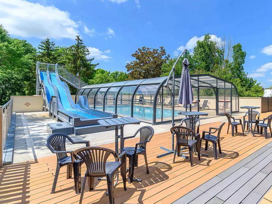 Flower Camping de la Trye - Bungalow 2 personas - 15-Bungalow Grand Marais 32m2 (2bed - 2/6pers.) + Jaccuzzi + Camas hechas + toalla + kit de bebidas - precio para 2 personas in Bresles, Río Oise