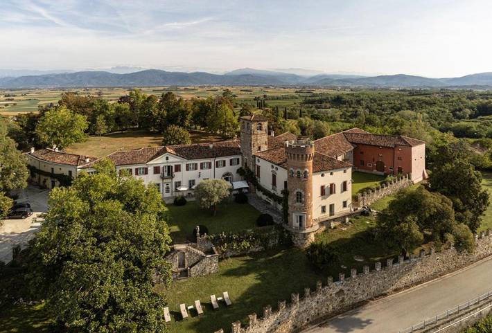 Hôtel pour 2 personnes, avec Terrasse et Jardin ainsi que Piscine et Sauna à Buttrio