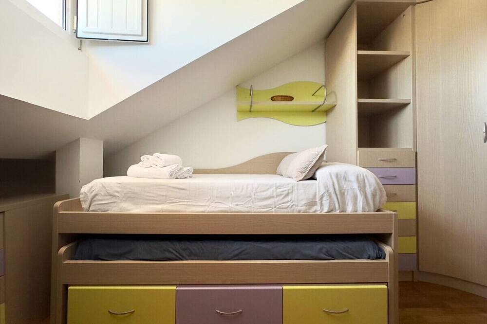 Entire apartment, Ático de 3 Dormitorios en Somo - 30803 in Somo, Ribamontán al Mar