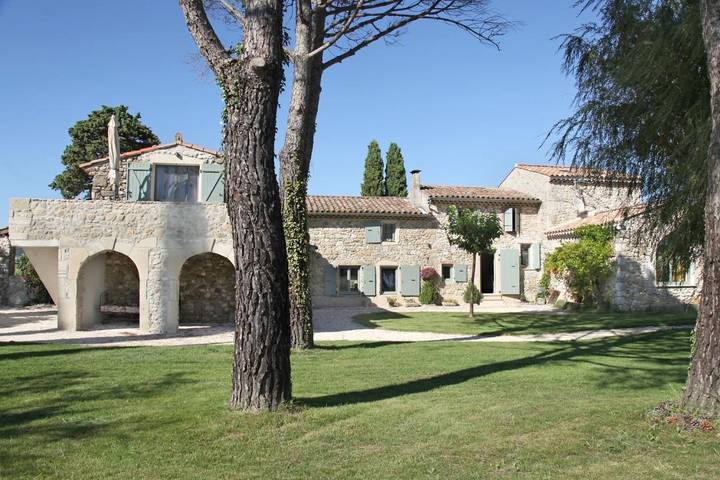 Gîte pour 2 personnes, avec Balcon et Terrasse ainsi que Jardin et Piscine à Roynac