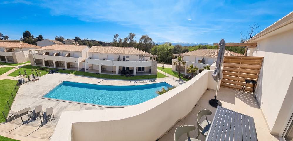 Ferienwohnung für 6 Personen, mit Balkon/Terrasse und Pool in Linguizzetta