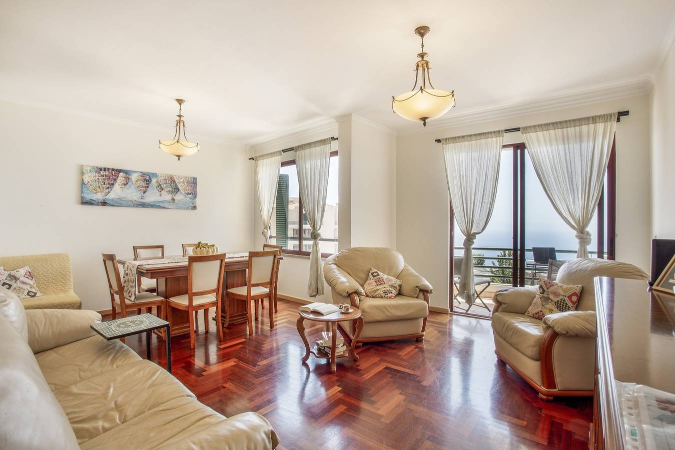 Ganze Wohnung, Sonnige Ferienwohnung mit Meerblick • Pool & Weitblick in Caniço, Madeira