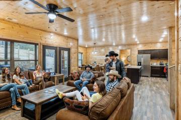 Holiday Rental for 18 People in Gatlinburg, Sevier County, Photo 1