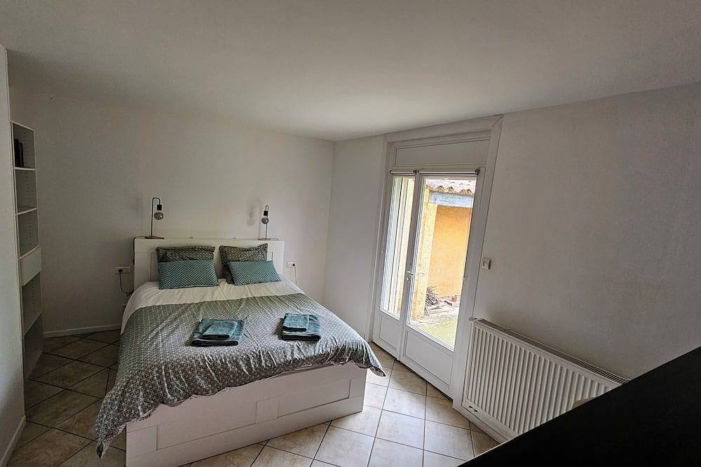 Apartamento entero, Garden apartment in the countryside between Marseille and Aix-en-Provence in Simiane-Collongue, Region de Aix-en-Provence