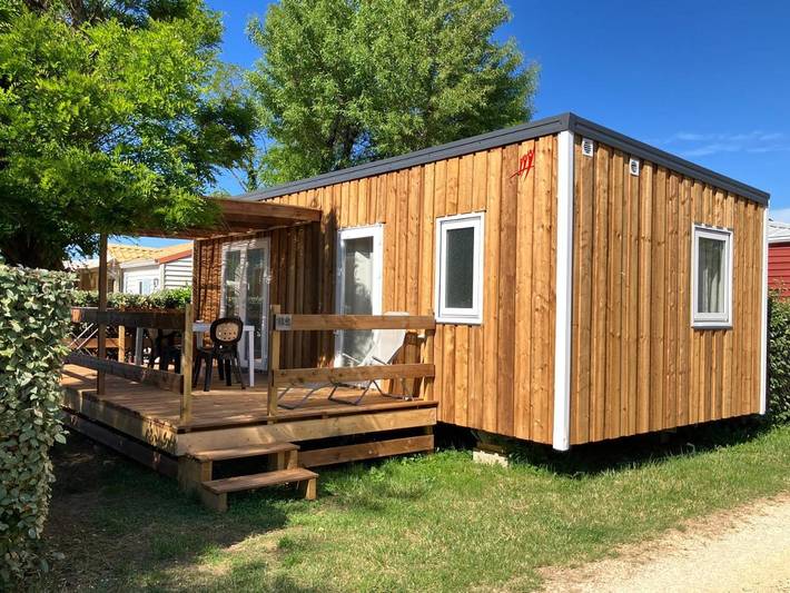 Location de vacances pour 5 personnes, avec jardin ainsi que vue et piscine à Saint-Remèze - 2