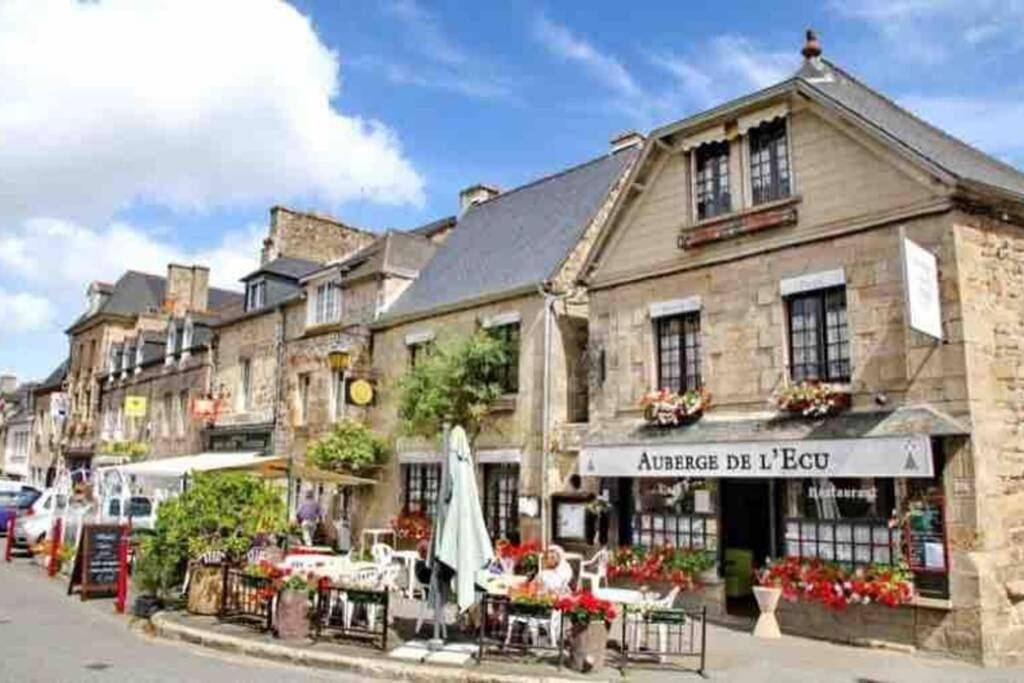 Appartement entier, One-Bedroom Apartment in Jugon-les-Lacs, Région de Dinan