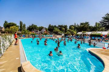 Camping pour 5 personnes, avec terrasse dans le Golfe du Morbihan