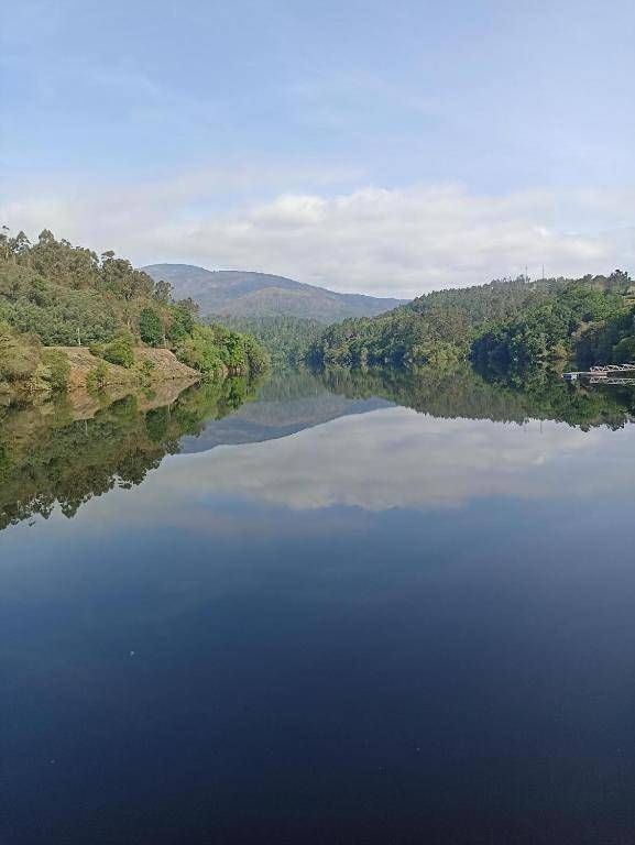 Casa de vacaciones para 4 personas, con Balcón y Terraza además de Jardín y Vistas al lago en Provincia de Orense - 3