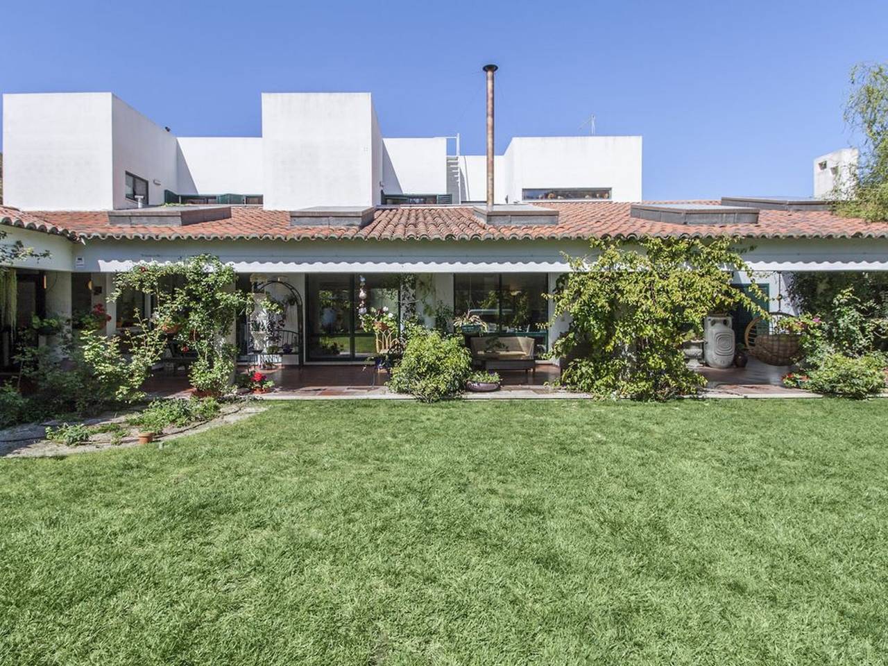 Magnificent Aroeira Villa | 6 Bedrooms | Villa do Cisne | Pool Table | Perfect for Larger Groups in Aroeira, Charneca de Caparica e Sobreda