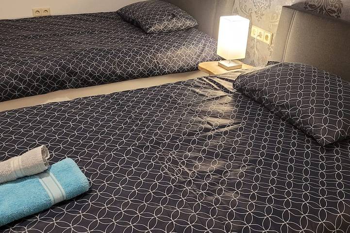 Ferienwohnung für 5 Personen, mit Balkon in Metzingen - 2