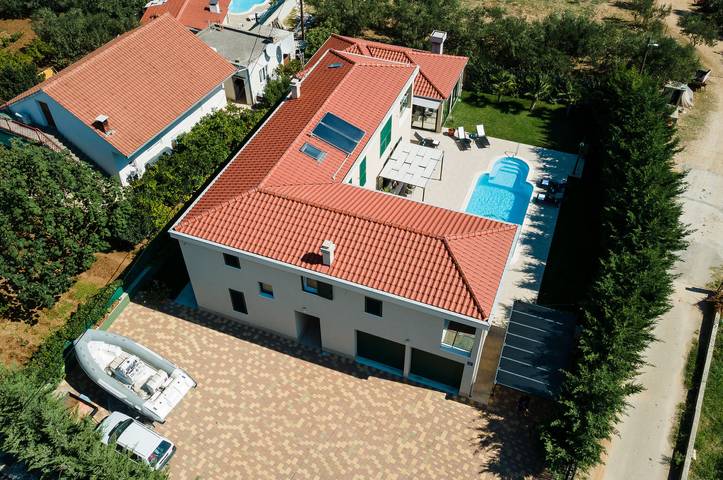 Villa pour 9 personnes, avec piscine ainsi que balcon et jardin à Trogir - 4