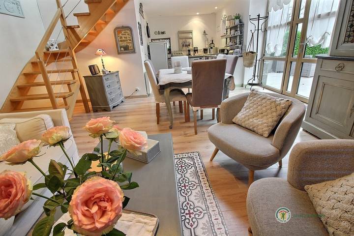 Gîte pour 4 personnes, avec sauna et jacuzzi ainsi que jardin et terrasse