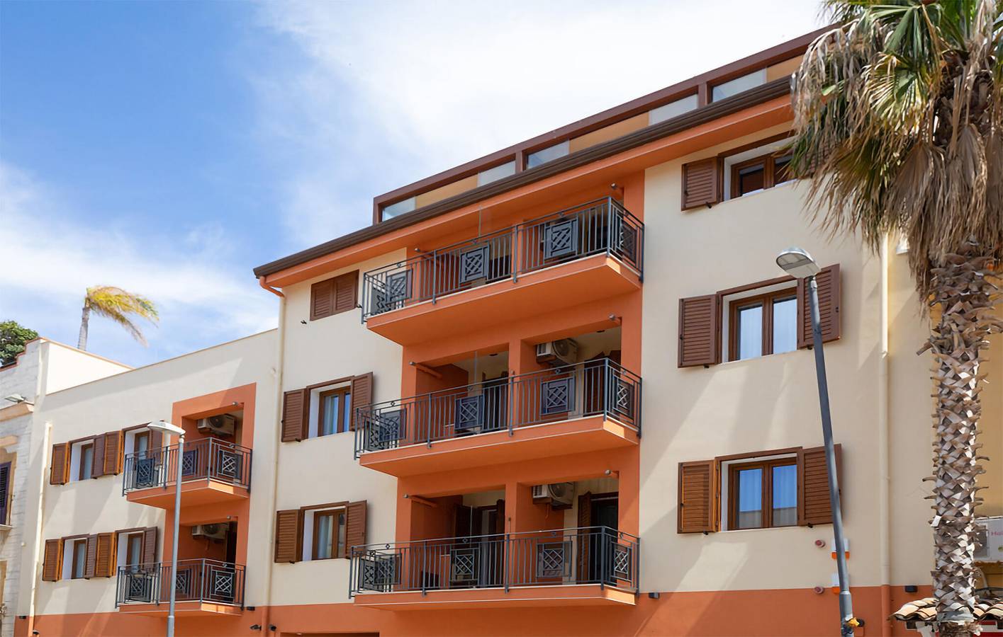 Appartement de vacances entier, Appartement confortable au bord de la mer avec climatisation et parking in Balestrate, Province de Palerme