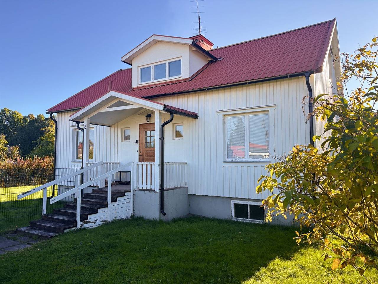 Ferienhaus Sunny – Hundefreundliches Ferienhaus mit eingezäuntem Garten in Värmland in Rada, Värmland