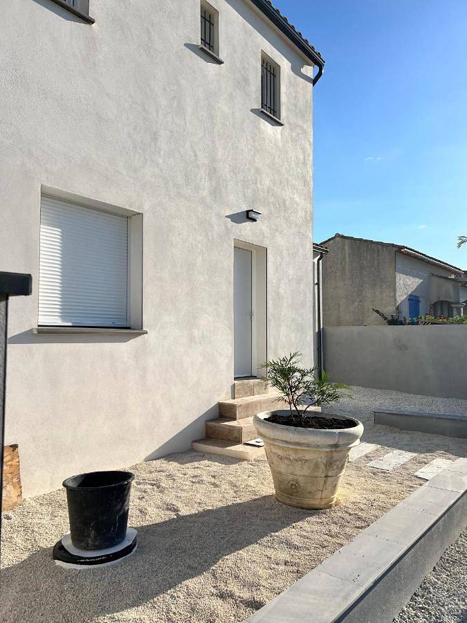 Location de vacances pour 8 personnes, avec piscine et terrasse à Saint-Geniès-de-Malgoirès - 3
