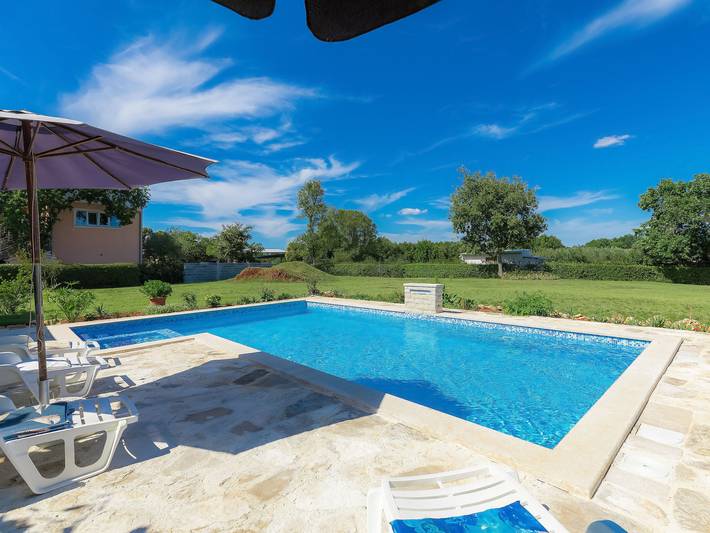 Ferienhaus für 9 Personen, mit Garten und Terrasse sowie Kinderpool, mit Haustier - 1