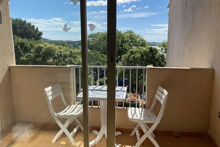 Gîte pour 2 personnes, avec balcon dans Port De Balaruc Les Bains