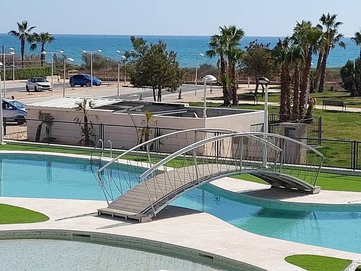 Gîte pour 5 personnes, avec vue et piscine ainsi que jardin et bassin pour enfant à Cabanes - 2