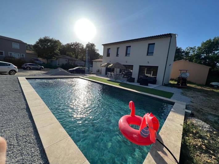Location de vacances pour 6 personnes, avec Terrasse ainsi que Jardin et Piscine à Mirabeau - 2