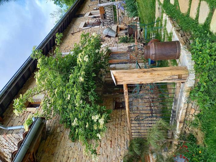 Gîte pour 4 personnes, avec jardin et terrasse, animaux acceptés à Montagna-le-Reconduit