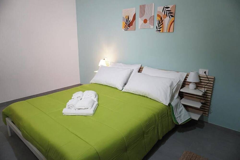 Entire apartment, Farina Rooms & Apartments - Hospitality with a View and Comfort in the City in San Nicola La Strada, Caserta Province