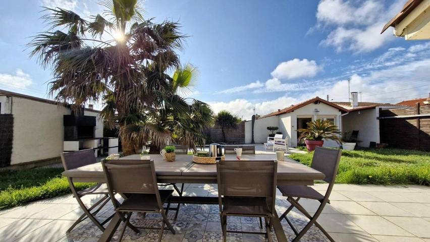 Villa voor 7 personen, with terras and zwembad as well as uitzicht in Royan